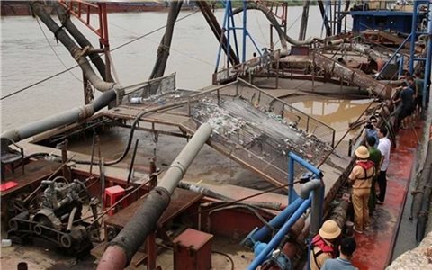 Ninh Bình: Phạt hơn 170 triệu đồng đối tượng khai thác cát trái phép