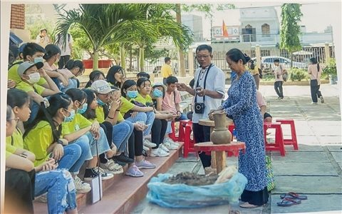 Nghệ nhân gốm Chăm duy nhất ở Lâm Đồng có sản phẩm đạt chuẩn OCOP 3 sao