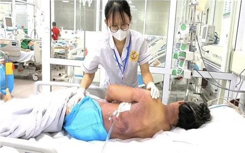Ca nhiễm khuẩn cực kỳ nguy hiểm sau khi tiêm thuốc giảm đau không rõ nguồn gốc