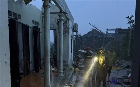 Nhiều hộ dân Thanh Hóa được hỗ trợ kịp thời trong đêm bão số 10