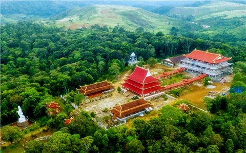 Chốn thiền định trên đỉnh mây giăng