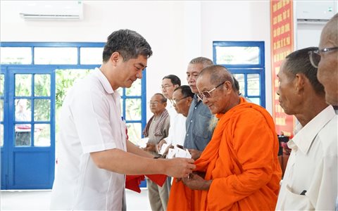 Cần bố trí cán bộ công tác dân tộc, tôn giáo riêng biệt, không lồng ghép