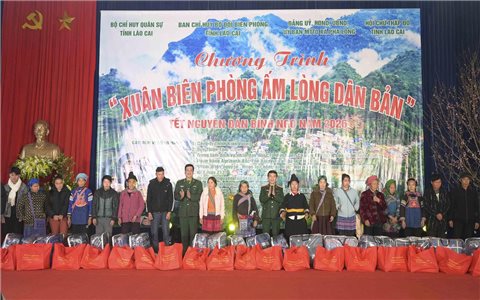 Mang Xuân ấm đến với xã biên giới Pha Long