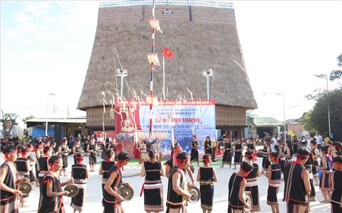 Quảng Ngãi: Hoàn thành sửa chữa ngôi nhà rông có lịch sử gần 110 năm