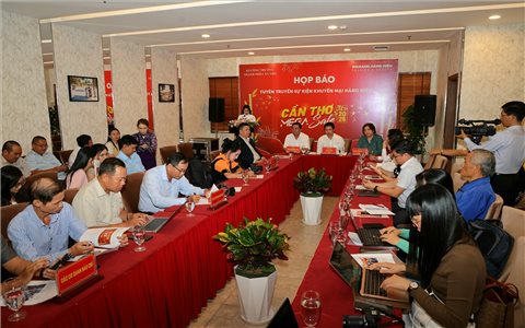 Người dân Cần Thơ lần đầu được mua hàng hiệu giảm giá đến 80%