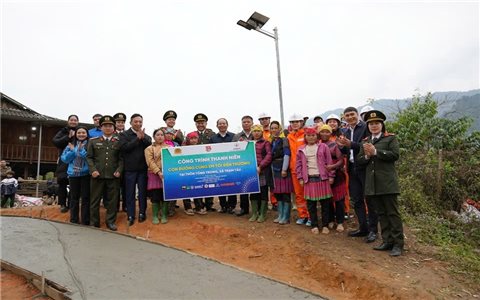 Đồng hành cùng trò nghèo Tống Trong