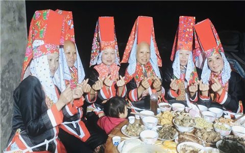 Vì sao người Dao đón Tết sớm giữa mùa Đông?