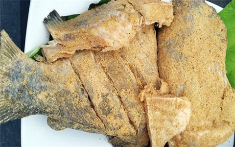 Bộ Y tế yêu cần khẩn trương theo dõi người ăn cá ủ chua bị ngộ độc