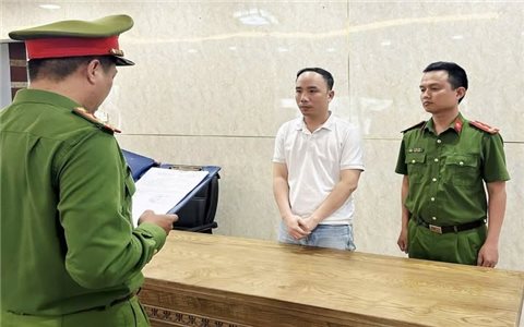 Đà Nẵng: Khởi tố đối tượng mua chứng chỉ giả bán cho học viên để lừa đảo