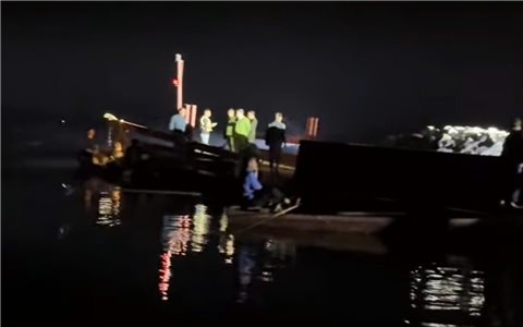 Tai nạn tàu chở khách trên hồ Thác Bà, 6 người mất tích