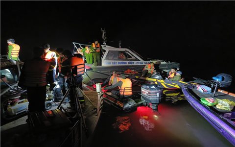 Điều tra, làm rõ nguyên nhân vụ tai nạn trên hồ Thác Bà