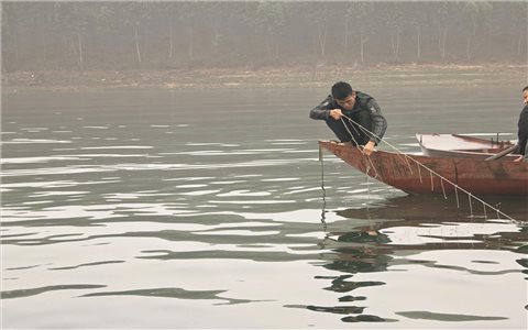 Đã tìm thấy nạn nhân đầu tiên vụ chìm tàu ở hồ Thác Bà