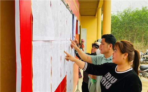 Đẩy mạnh tuyên truyền bầu cử đến từng thôn, bản