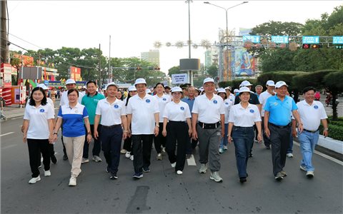 Ngành y tế Cần Thơ đi bộ hướng về cơ sở, vận động được hơn 1,5 tỉ đồng
