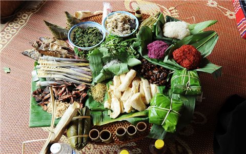 Hương vị Tết trong mâm cỗ của người Thái Sơn La