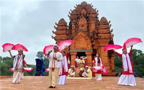 Đa dạng sắc màu văn hóa tại Ngày hội “Sắc Xuân trên mọi miền Tổ quốc”