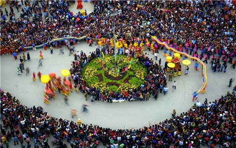 Lễ hội Kỳ Cùng - Tả Phủ: Khách sạn kín phòng, người dân mở cửa nhà đón khách