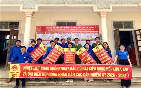 Đồng bào các dân tộc ở Bắc Trung Bộ vui mừng trước ngày hội non sông