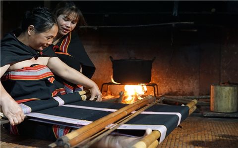 Ghi danh di sản dệt truyền thống của người Gié Triêng