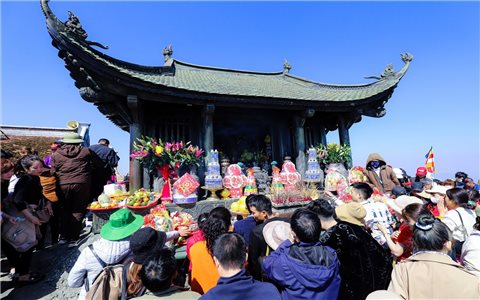 Tháng Giêng - Giữ "hồn xuân" trong nhịp sống hiện đại