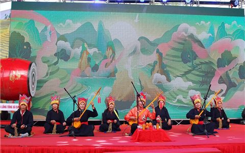 Lễ hội Lồng Tồng hút khách giữa Tây Nguyên