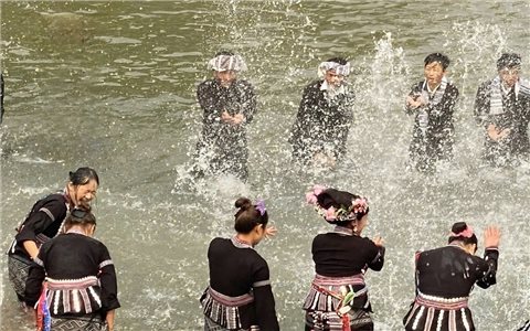 Lễ hội Bun Vốc Nặm - Sắc màu văn hóa dân tộc Lào ở Lai Châu