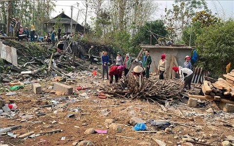 Dông lốc, mưa đá tàn phá hơn 4.000 căn nhà khu vực miền núi phía Bắc