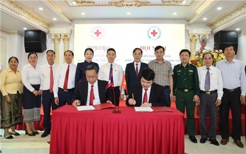 Tăng cường hợp tác nhân đạo Thanh Hóa - Hủa Phăn vì cộng đồng vùng biên