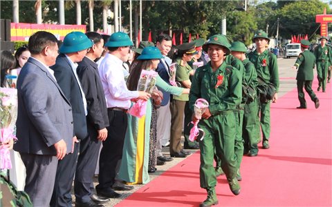 Hơn 1.440 thanh niên người DTTS tỉnh Quảng Ngãi lên đường nhập ngũ