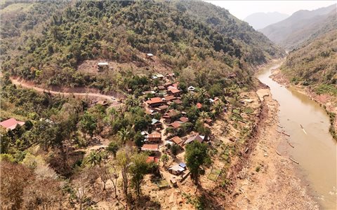 Nghệ An: Hàng chục hộ dân sống lay lắt chờ ngày an cư