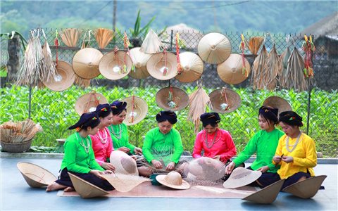 Về thung lũng Lâm Thượng xem người Tày làm du lịch xanh