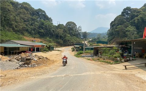 Miền Tây Nghệ An ly hương tứ xứ, nhiều bản làng chỉ còn người già và trẻ nhỏ