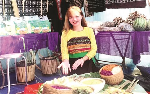 Nhịp sống mới từ "Thương mại điện tử" trên vùng cao xứ Thanh