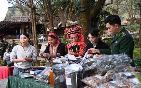 Bộ đội Biên phòng Lai Châu "mở đường" mới từ chuyển đổi số cho đồng bào vùng biên