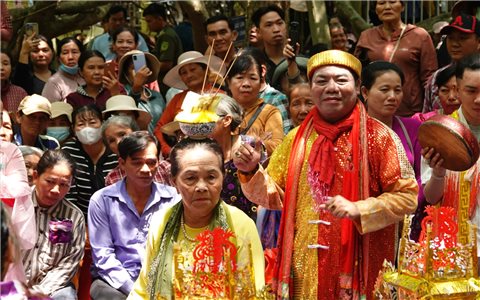 Múa bóng rỗi - loại hình diễn xướng đậm sắc màu văn hóa đặc trưng Nam Bộ