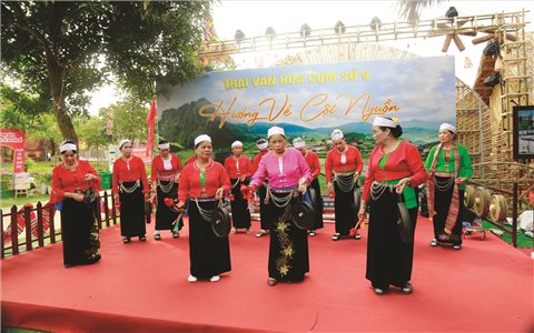 Hội tụ sắc màu văn hóa đất Tổ