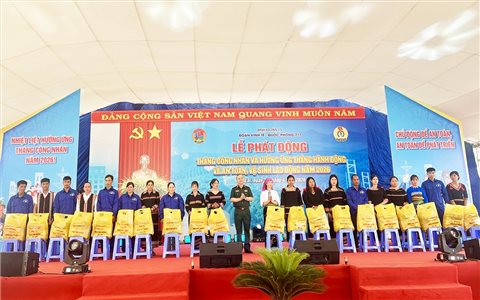 Trao hơn 800 suất quà cho công nhân DTTS tại Gia Lai