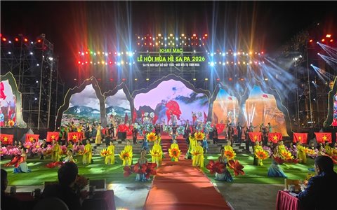 Sa Pa lung linh sắc màu đêm Khai mạc Lễ hội mùa Hè