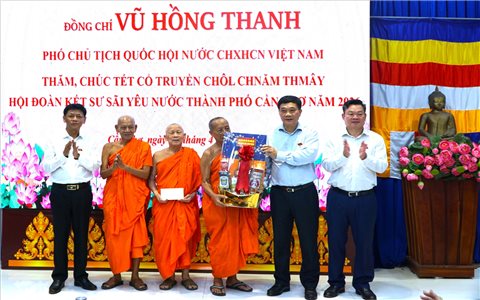 Đoàn công tác của Quốc hội thăm, chúc Tết Chôl Chnăm Thmây tại Cần Thơ