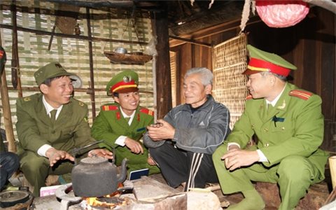 Đà Bắc (Hòa Bình): Phát huy vai trò đảng viên, Người có uy tín trong công tác tuyên truyền, vận động