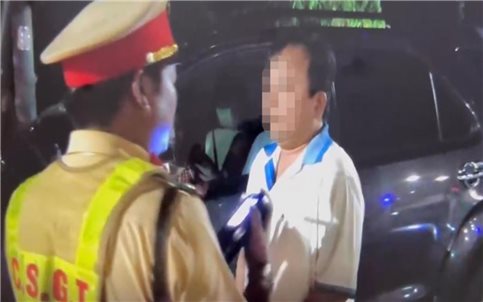 Thừa Thiên-Huế: Trưởng Ban An toàn giao thông huyện vi phạm nồng độ cồn khi lái xe