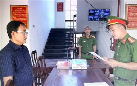 Phú Yên: Bắt tạm giam Giám đốc Ban Quản lý rừng phòng hộ Sông Cầu