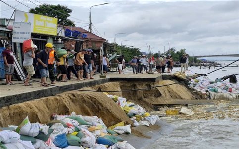 Hỗ trợ khẩn cấp 100 tỷ đồng cho TP Đà Nẵng khắc phục thiệt hại do mưa lũ