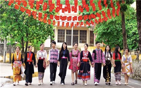 Cần đặc biệt quan tâm phát triển nguồn nhân lực vùng đồng bào DTTS và miền núi