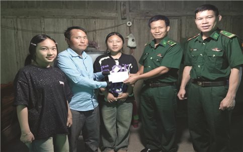 Con nuôi Biên phòng “chắp cánh” ước mơ cho nhiều học sinh DTTS