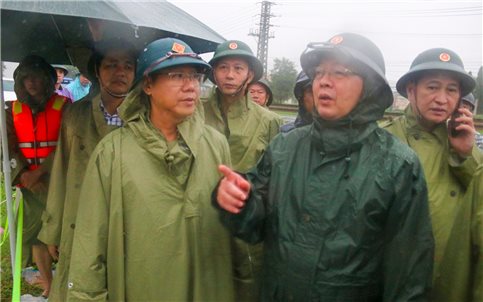 Phó Thủ tướng Hồ Quốc Dũng kiểm tra công tác ứng phó mưa lũ tại Khánh Hòa