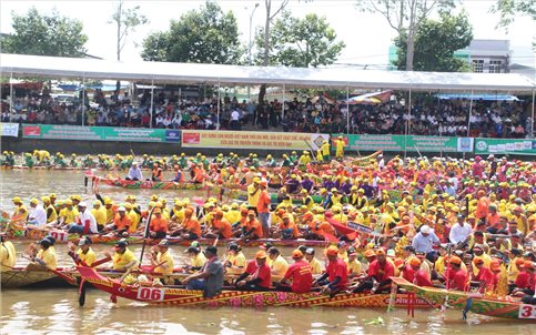 Đua ghe Ngo năm 2025: Lan tỏa bản sắc văn hóa Khmer giữa lòng Cần Thơ