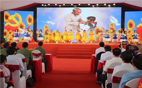 Sự quan tâm đặc biệt của Đảng, Nhà nước đối với học sinh tại vùng phên giậu của Tổ quốc