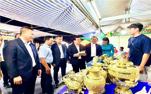 Hơn 200 gian hàng hội tụ tại Hội chợ thương mại OCOP biên giới Việt Nam - Campuchia