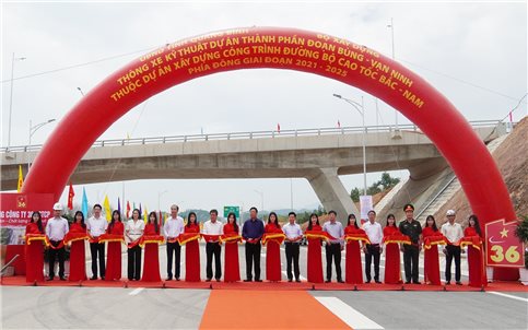 Thông xe kỹ thuật cao tốc Bắc - Nam đoạn Bùng - Vạn Ninh